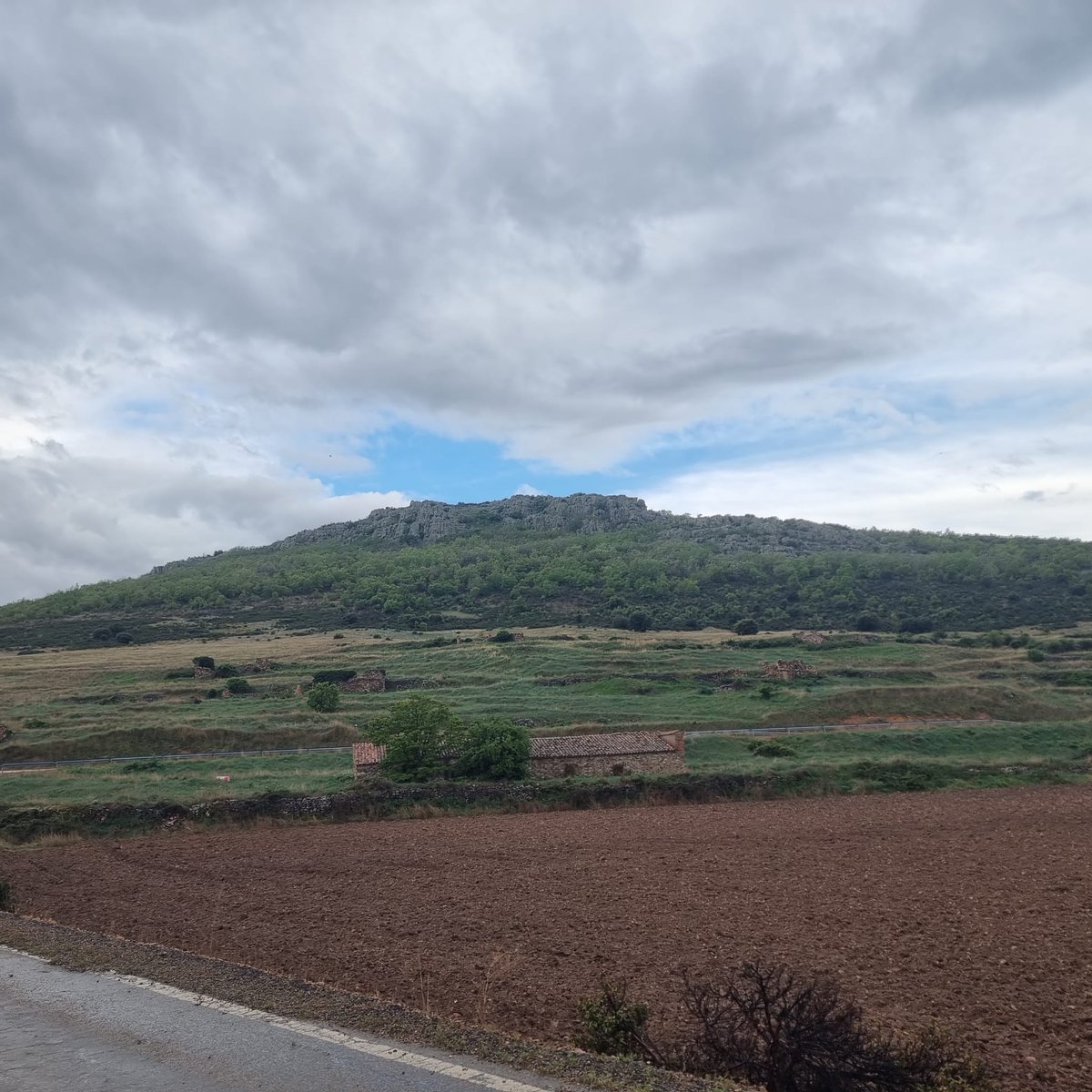 CIGALLOCANTA's tweet photo. Temperatura 🌡 a las 8h  11.3°
Buen y feliz día para todos.
Sábado 2 de mayo 2026
#Santed #Gallocanta https://t.co/NegMCAbcTl