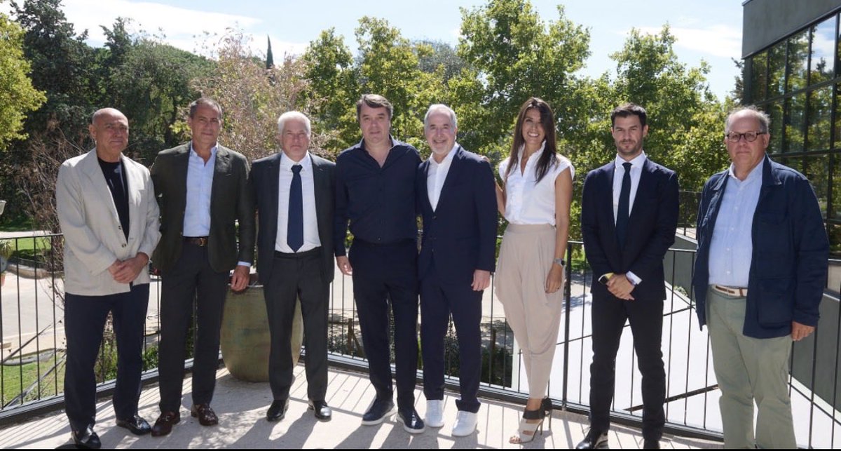 ekiel_21's tweet photo. Gracias por todo @RealZaragoza no volvais…. Dejar a la gente q lue siente el club gestionarlo!! La propiedad no esta ligada a la razon! https://t.co/q6Jcw16TEb