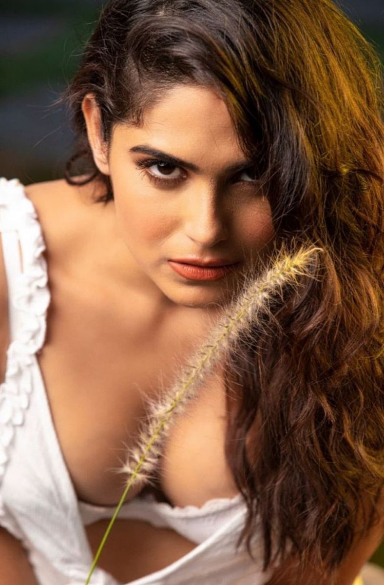 Glamour SnapsX tweet media