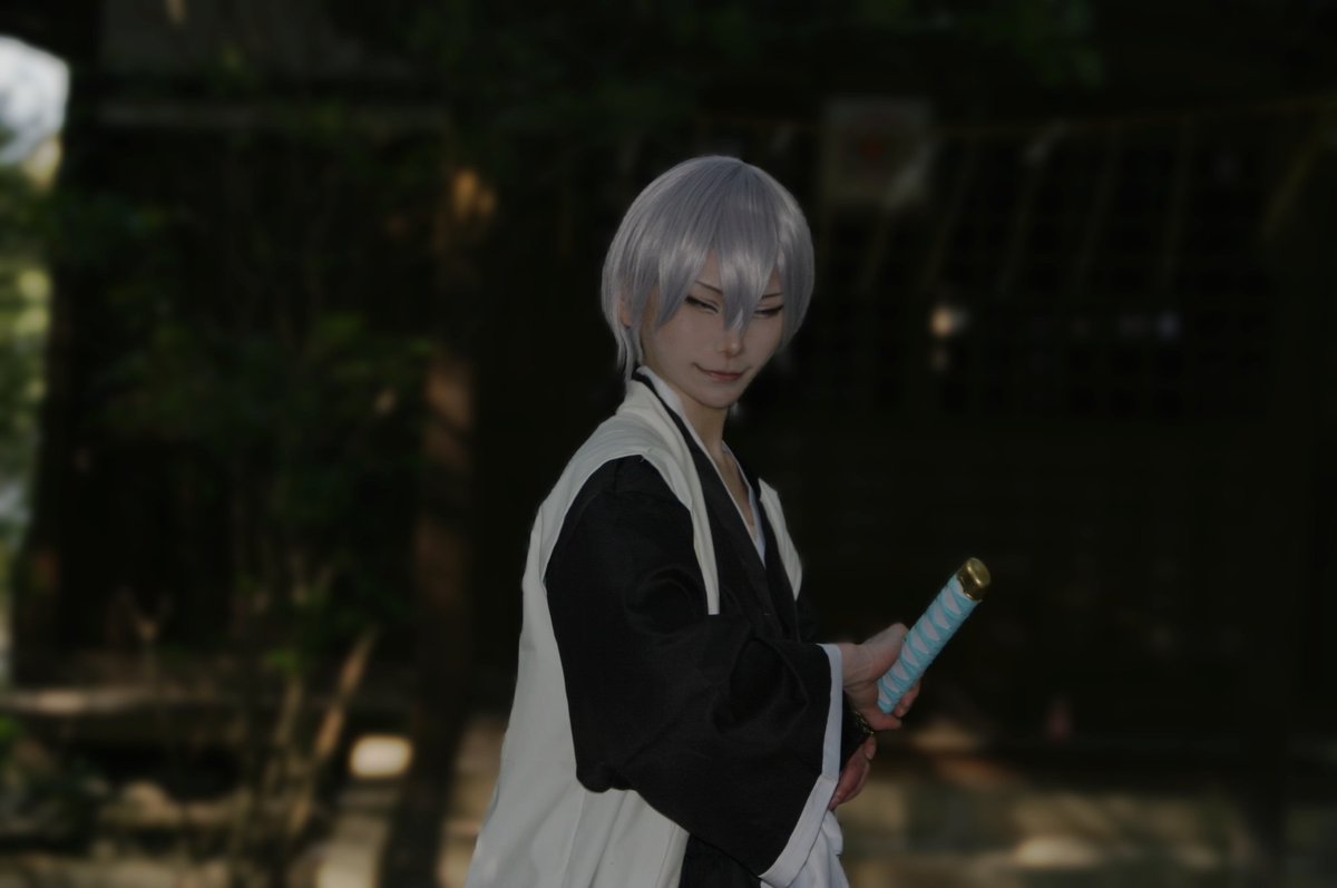 to。 市丸ギン、ネリエル。 cosplay / BLEACH ⚠刀違い 市丸 ギン photo: ごとう ( @go_to05 )