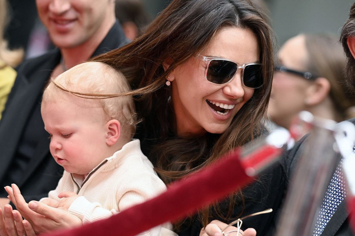 MilaUpdate's tweet photo. Mila Kunis attends the TCM Hand and Footprint Ceremony honoring Glenn Close at TCL Chinese Theatre on May 01 https://t.co/1T8MID2ETK