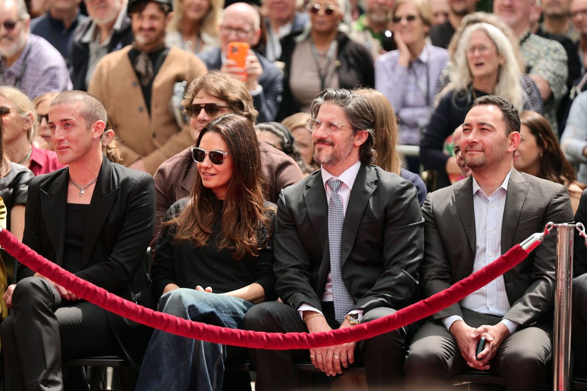 MilaUpdate's tweet photo. Mila Kunis attends the TCM Hand and Footprint Ceremony honoring Glenn Close at TCL Chinese Theatre on May 01 https://t.co/1T8MID2ETK