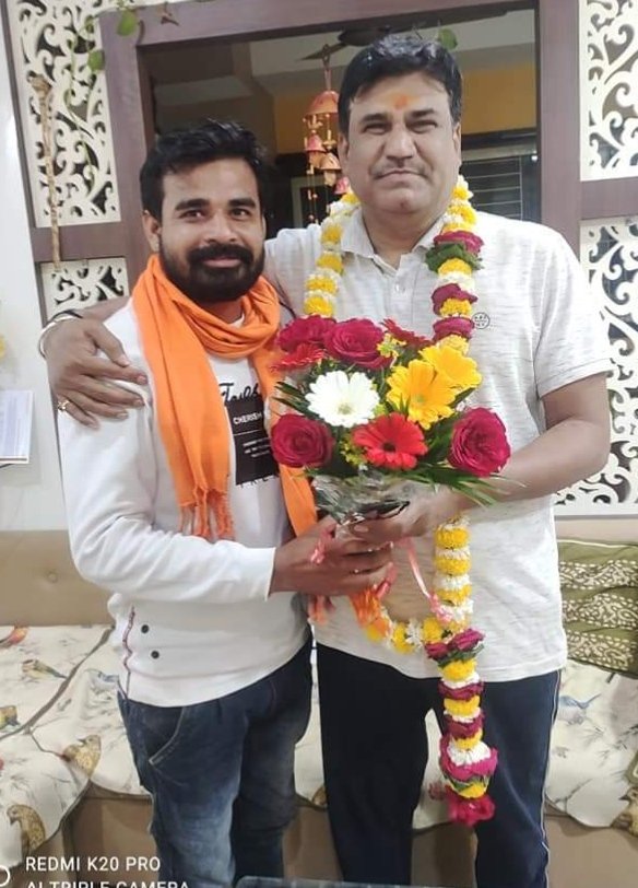 Modi__Ji's tweet photo. गौरवान्वित क्षण 
मेरे मार्गदर्शक भारतीय जनता पार्टी के पूर्व प्रदेश उपाध्यक्ष माननीय श्री पंकज जोशी जी भाईसाहब को (कैबिनेट मंत्री दर्जा प्राप्त) खादी ग्रामोद्योग बोर्ड के अध्यक्ष बनाए जाने पर हार्दिक बधाई व शुभकामनाएं एवं पार्टी  के शीर्ष नेतृत्व का आभार।।

@pankajjoshibjp https://t.co/DhTEz59oO9