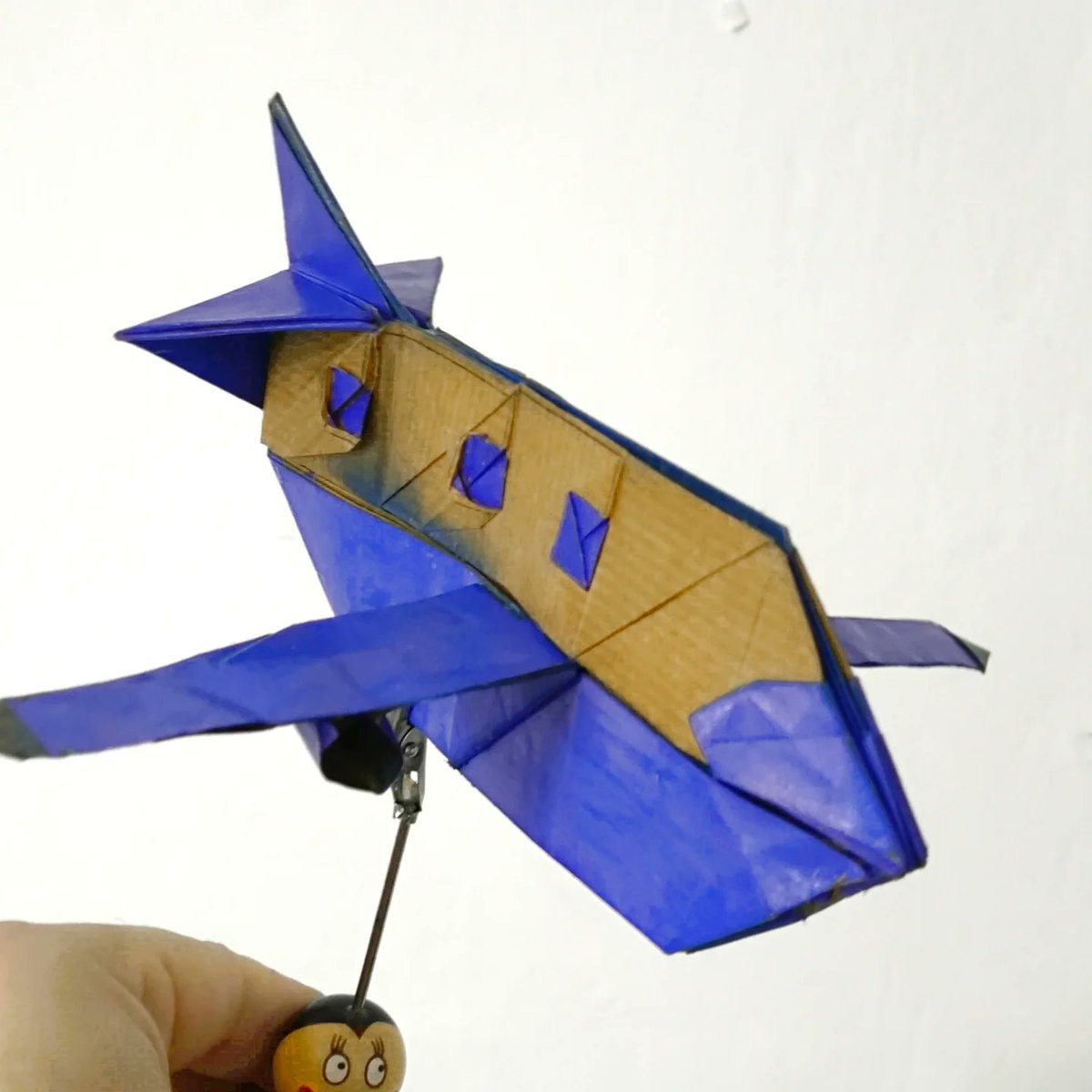ZobakBoris's tweet photo. F-16 Viper . Creator Kim Sa Seong @kimsaseong . Paper kraft 35 cm F-117 Nighthawk by Kim Dong Hueon @kf_origami  kraft 30cm. Mini airplane by Lim Seong Bin @hoyoon.lim.origami . kraft paper 37cm  by. "Origami Aircraft" by @katiaorigamishop
#origami #paper #airplane #paperart https://t.co/zGbZ92B5oh