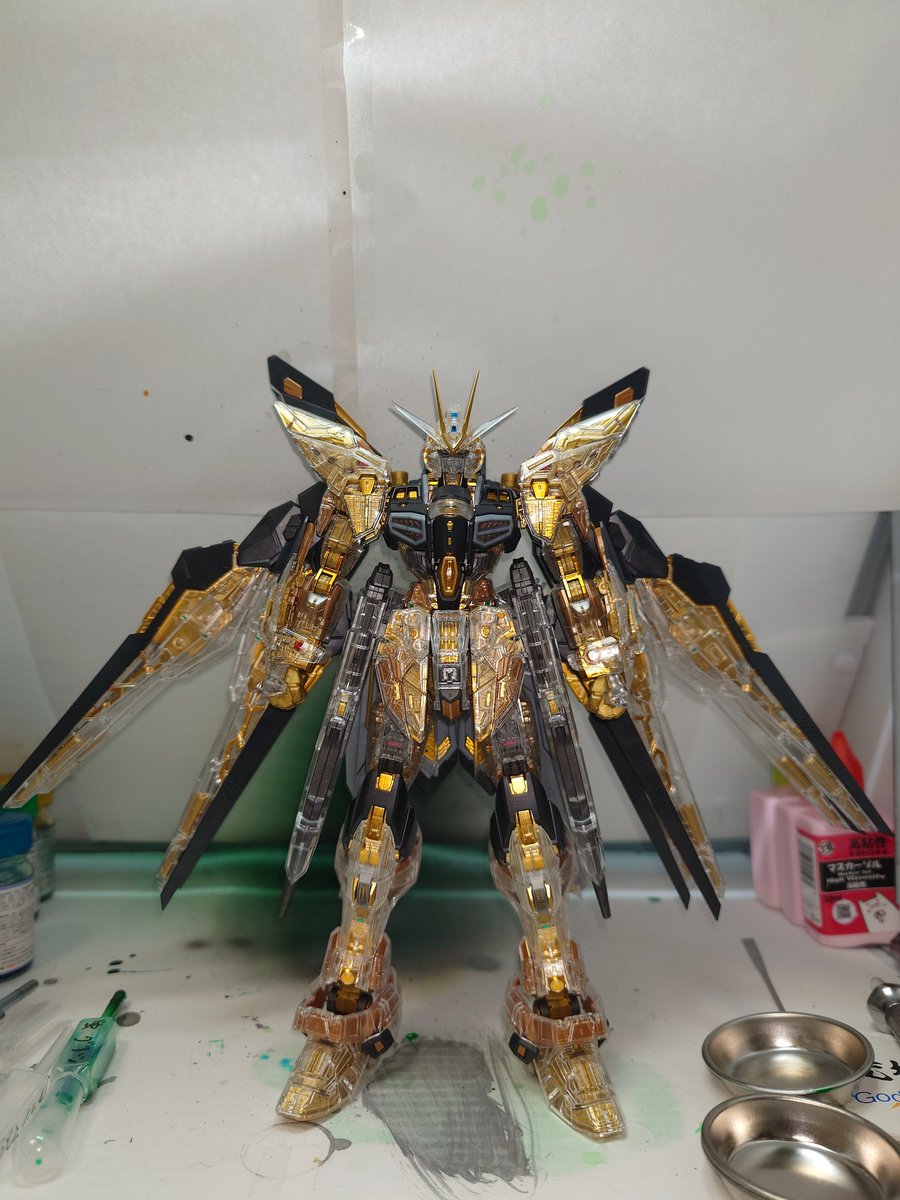 massoooo's tweet photo. GW 1体目　MGEXストライクフリーダム メカニカルクリア　GW中にあと2体は積みを崩したい⋯！！ https://t.co/HwlAVt243W