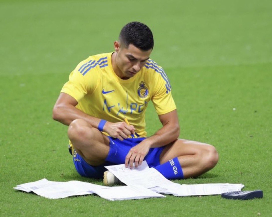 ALNASSR FOREVER 💛💙 tweet media