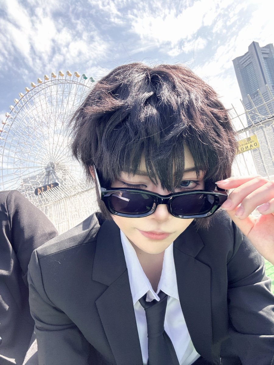 みリ tweet media