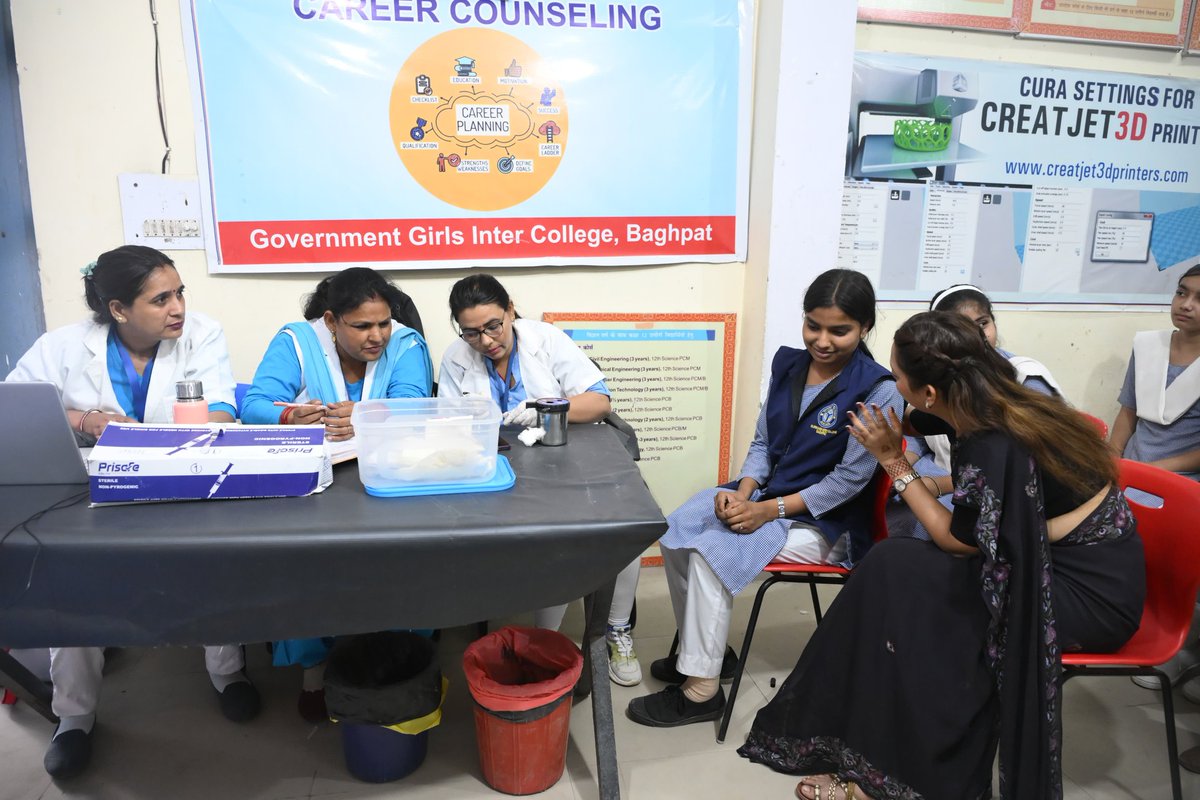 BagpatDm's tweet photo. आज जीजीआईसी बागपत में (HPV) कार्यक्रम आयोजित किया गया  HPV वैक्सीन सर्वाइकल कैंसर से बचाव में पूरी तरह सुरक्षित व प्रभावी है।  जिसमें 14- 15 वर्ष उम्र की किशोरियों का टीकाकरण कर उन्हें प्रमाण पत्र प्रदान किए गए एवं वैक्सीन के लाभों के बारे में जागरूक किया गया। https://t.co/fr3rQj8RLl
