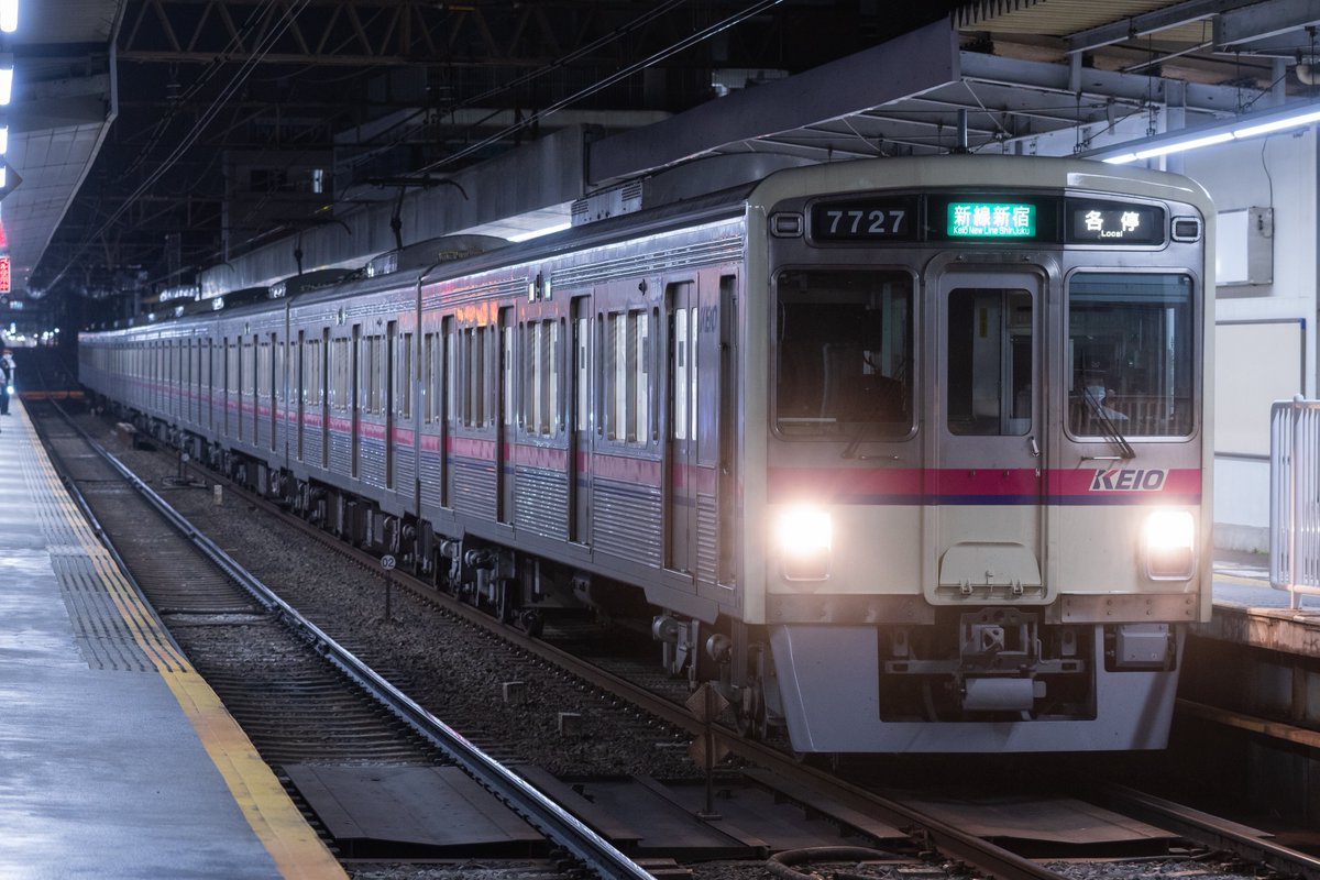 expressisbest's tweet photo. 2026.4
7726F/7727F 各停 新線新宿

平日をメインに、所定は終日8連の運用の一部を10連が代走。N新行きもこの運用調整に含まれ、一部日程は幕車による運用となり、久方ぶりに緑幕を見ることができました。 https://t.co/6cW0kccnLb