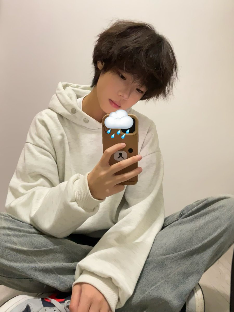 哼哼 tweet media