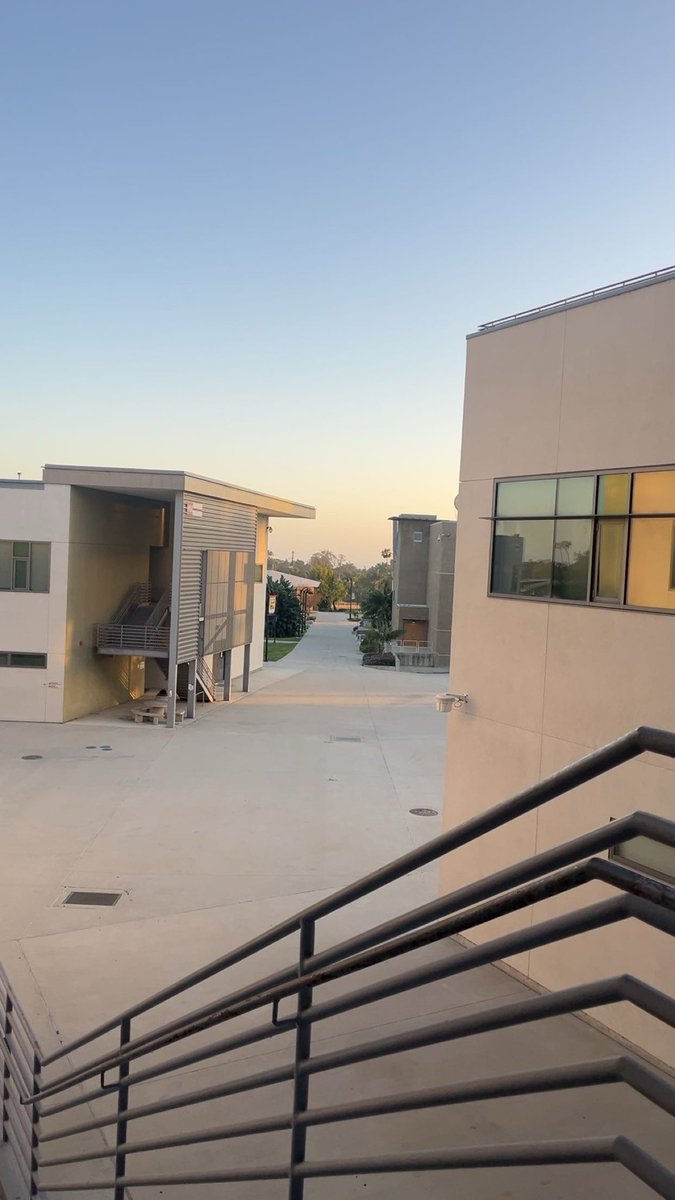 mrfuckyobtch24's tweet image. who stays in vta #ventura #oxnard #college