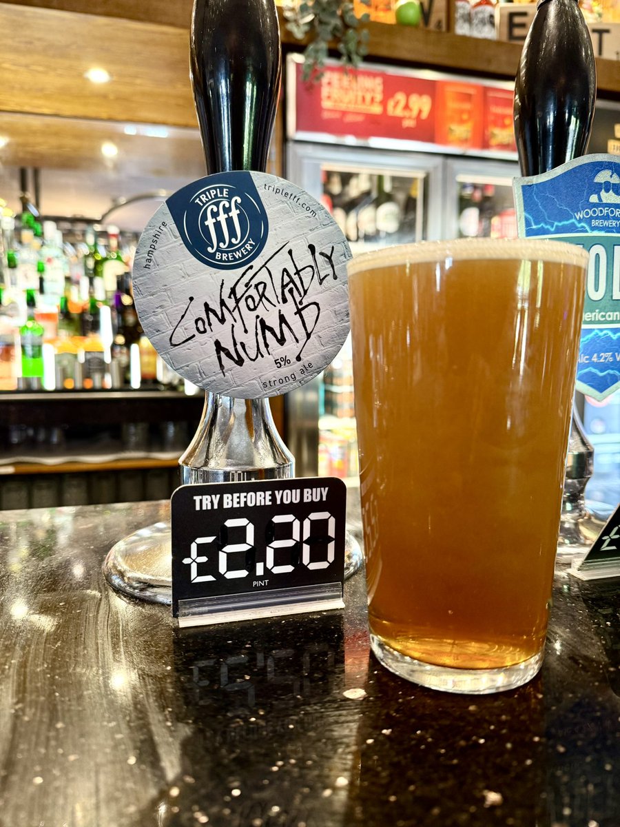 rwnash's tweet image. Comfortably Numb - Triple FFF Brewery - 5.0% ABV. B+ and a bit and a touch. Flavoursome, malty, hoppy, fruity and a little spicy. Worth a Punt #ale #beer #bier 

3.4/5. Beanoing in The Bridge House, Chippenham #mb03. Sunny but cool. Much like this Fine Ale.