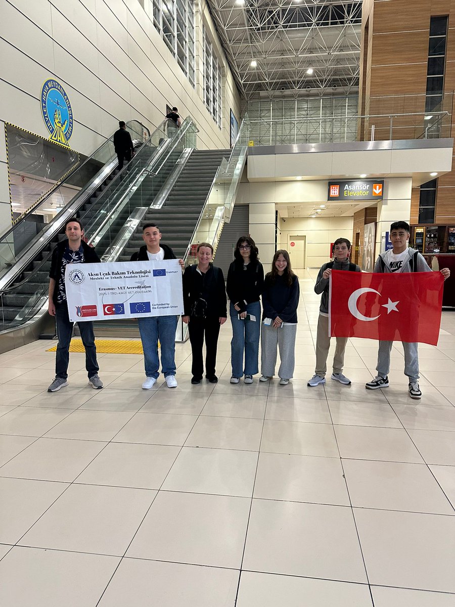 HaldunCevik's tweet image. 3. Kafilemiz 🇮🇹İTALYA Sardunya Adasına doğru yola çıktı.

#Erasmus KA 121 VET Kısa dönem staj programına katılacak altın çocuklarımıza İtalya Sardunya Adasında başarılar diliyoruz.

Her Şey Bir Hayalle Başlar...
@ulusalajans @antalyamem07 @Mehmetyasineris @KurluHasan @aksumem07