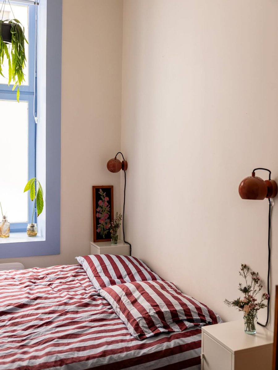 Ah_ma_rah's tweet image. Those shades of powder blue are just so cutesy. 😍😍

LOVE the bedside lamps, and that window shot with the plants is my favorite 😍😍😍 

#design #interiordesign #blog