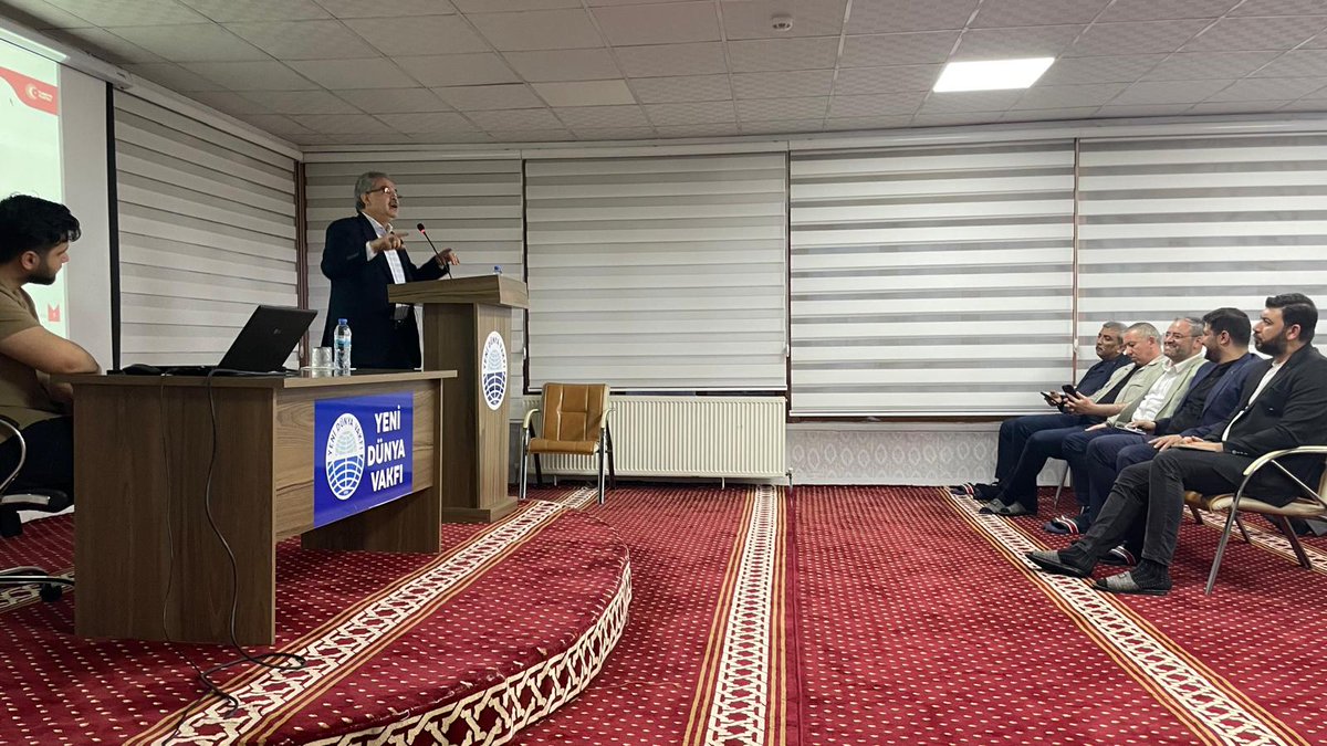 gaziantepydv's tweet photo. Bu haftaki Yeni Dünya Buluşmalarındaki konuğumuz Gaziantep il milli eğitim müdürü Sn. Dr. Önder Arpacı’ya ,hoş sohbetleri , gençlere ufuk açan hitapları için çok teşekkür ederiz. https://t.co/1xtdpFisUW