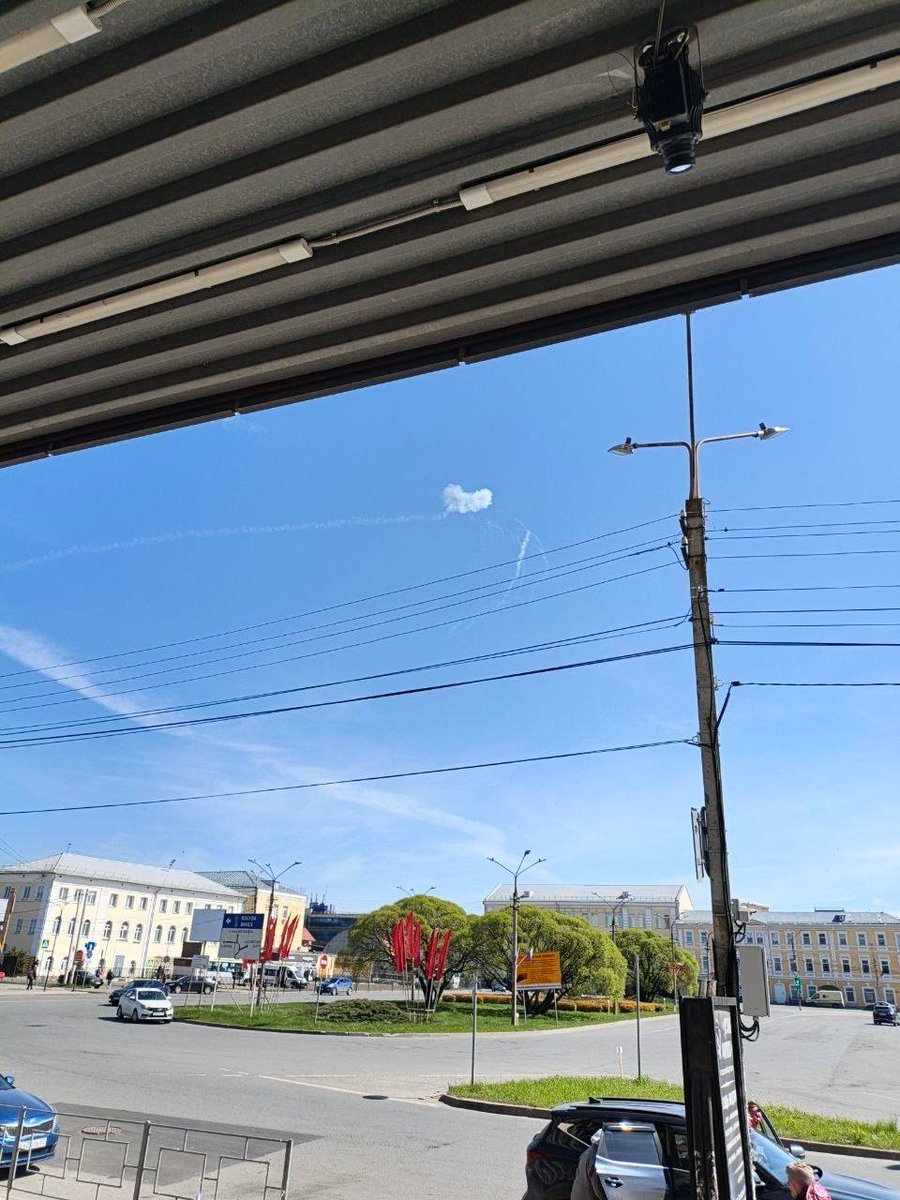 NOELreports's tweet image. In Smolensk, Russian air defense is engaging Ukrainian drones. #Russia