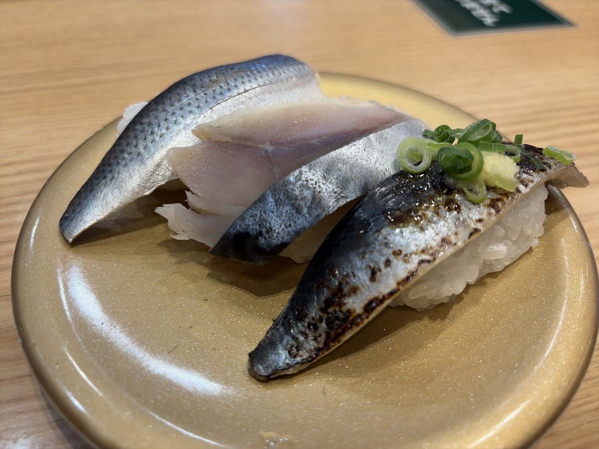 BuSuruga's tweet photo. 沼津港でお寿司を堪能 https://t.co/GDsqM73g7P