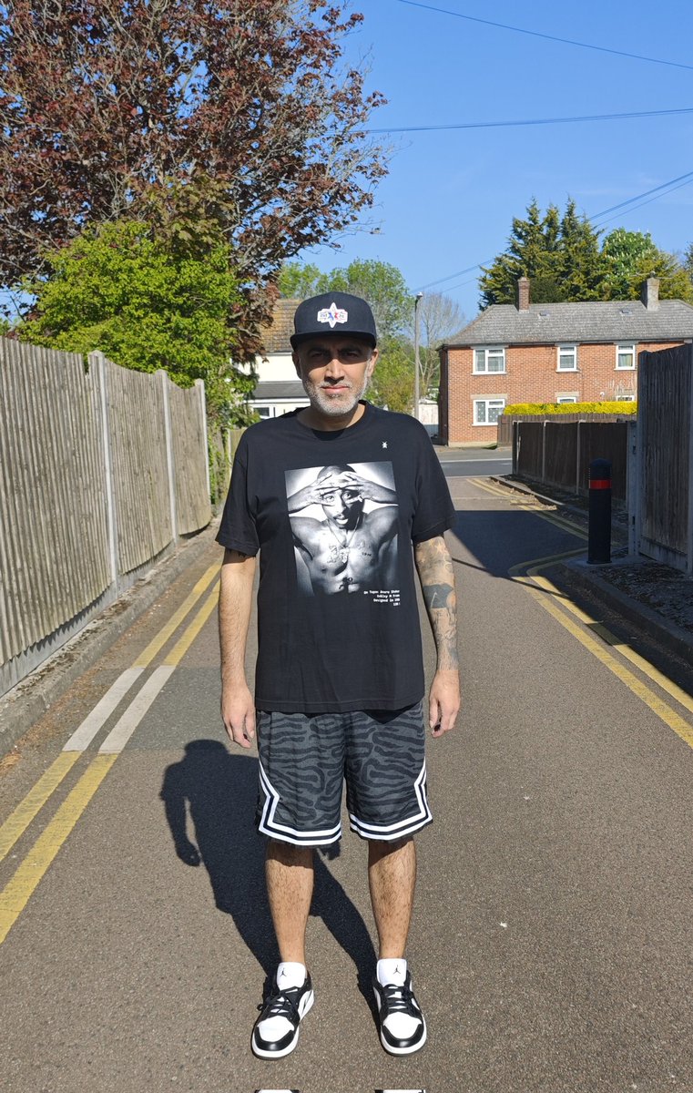 WBTnad's tweet image. 1st time in 6 months I've felt good for 24 hours no nausea, nothing! Rocking J1 low Pandas today #nike #jordan #sneakerhead