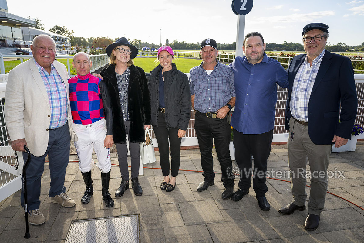 Western Racepix tweet media