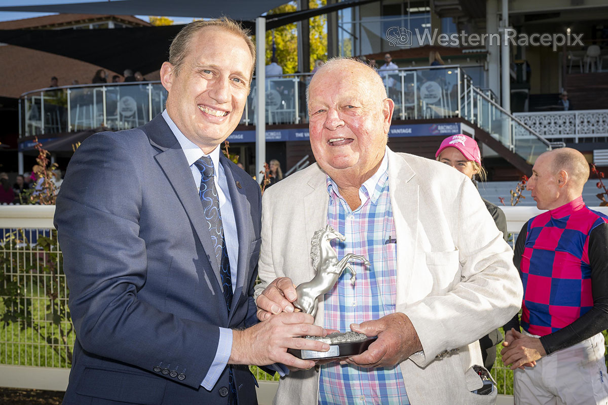 Western Racepix tweet media