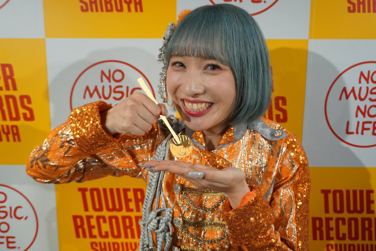 たこ焼きいただきますの顔、同じすぎる〜！！🐙笑

一眼でパシャパシャ撮ってたから「何か個撮思い出すね〜！」って言ったら、たこ焼き食べるポーズしてくれて.....アレ1年半前くらいの出来事なのに咄嗟にそのポーズでてきたの感動だし最高だよ、日南千穂.....(尊)