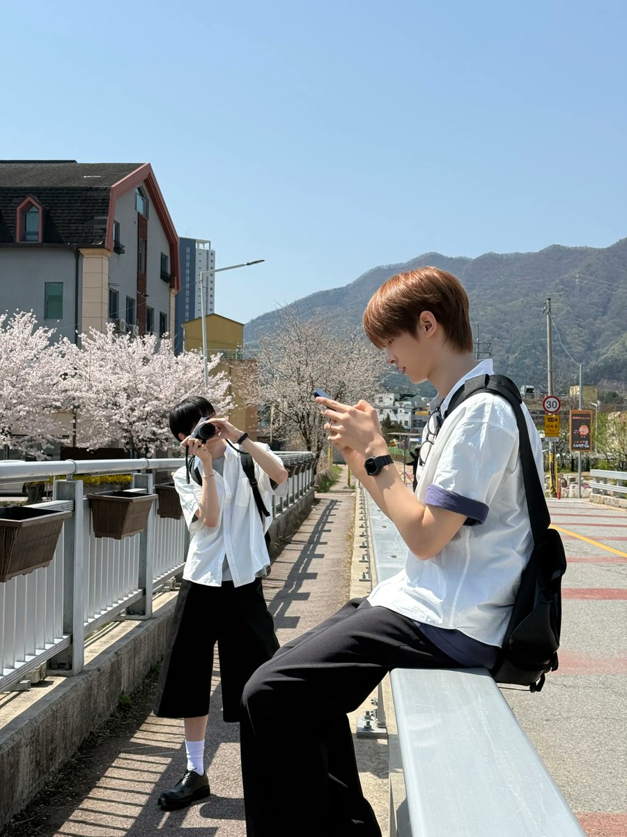 ♩ tweet media