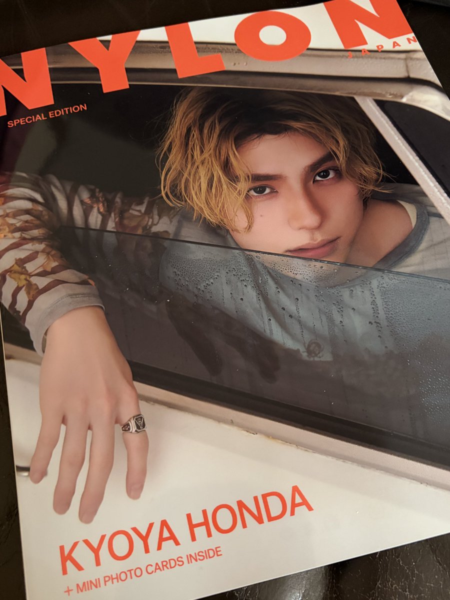 myaaaan620's tweet image. やっと‼︎‼︎私の元にもNYLON響矢くんが✨
これは‥２冊買うべきだったやつ
再販されないかな

フォトカードも良き‼︎
電子版でも読んだけど、やっぱり紙媒体は格別🫠💕

めっちゃカッコイイ響矢くんがいっぱい‥💕
#NYLON
#本田響矢