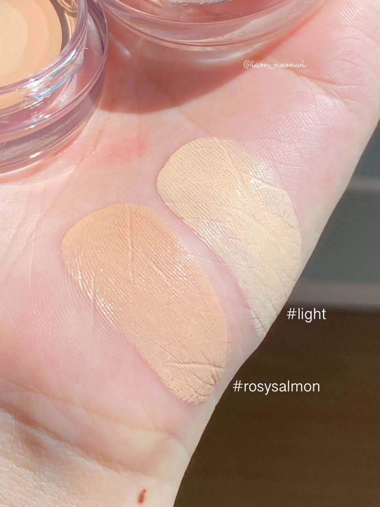 iam_noonwi's tweet image. glow🤍✨ คอนซีลเลอร์ลูกรักขอใครหลายคน ในที่สุดก็ได้ลอง🥹 สัมผัสแรกคือเนื้อดีมากกก แบบเกลี่ยง่าย เนียนไปกับผิวเลย ใช้แล้วไม่ตกร่องระหว่างวัน ชอบที่มี 2 เฉดในตลับเดียว #light ไว้ปกปิด #rosysalmon ไว้กลบใต้ตาคล้ำแบบเนียนกริบ👀 ทาแล้วใต้ตาดูไบรท์ขึ้นแบบไม่โป๊ะ ใครใต้ตาดำ นอนน้อย