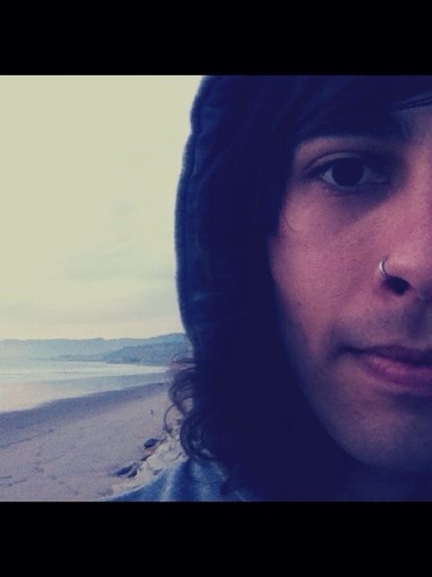 hourly vic fuentes 👰‍♀️ tweet media