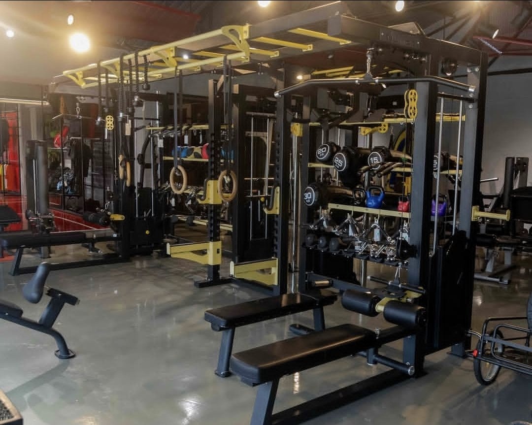 bajabiri's tweet image. Hii #CrossFit ni Multifunctional Equipment. 

Kwa Tanzania unapata #JustFitMbeziBeachRainbow.

Njoo utembelee uiangalie