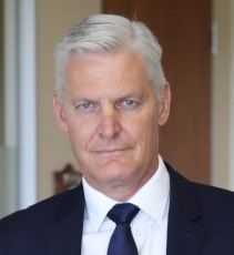 And may it never be forgotten that Eskom was at its lowest and near collapse under this incompetent company killer Andre De Ruyter.