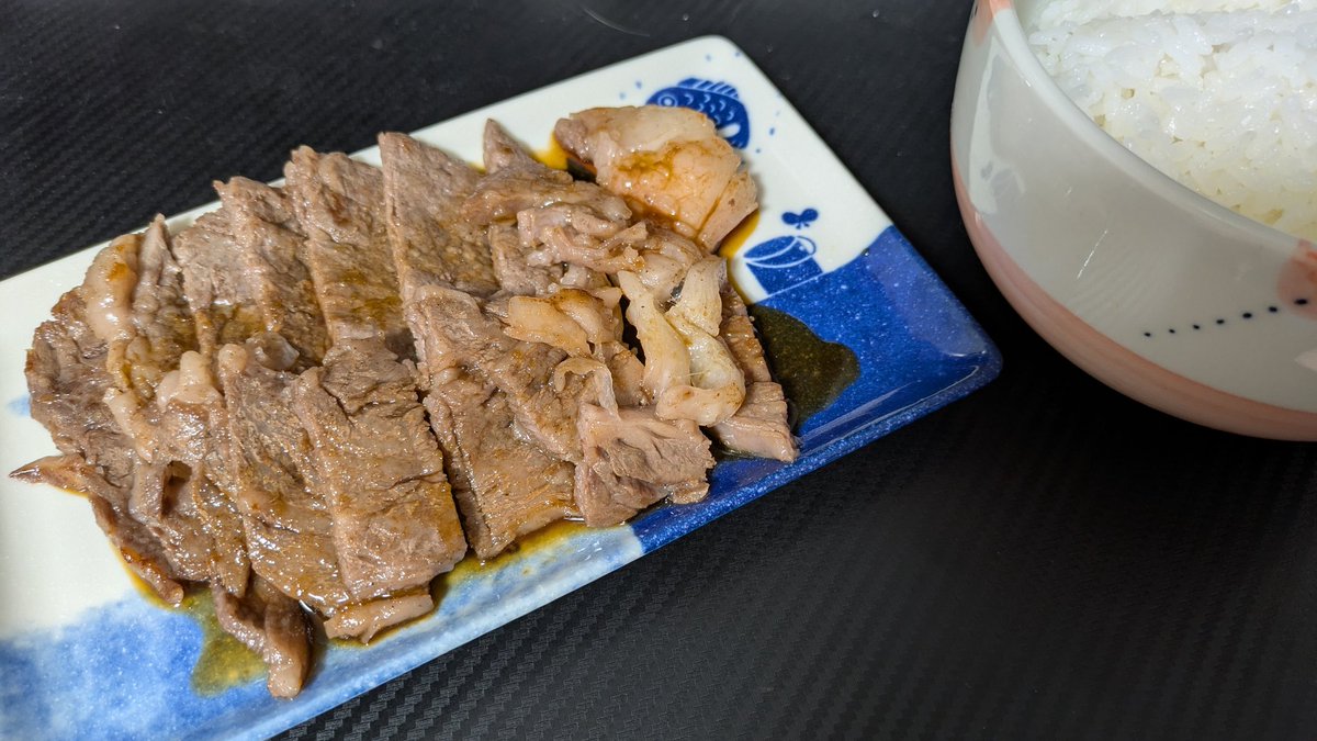 HUNTER_MAATEN's tweet photo. スーパーに売ってるちょっと良い肉を焼いて食うだけで十分ﾆﾁｨ https://t.co/4MbV8Kkn8t