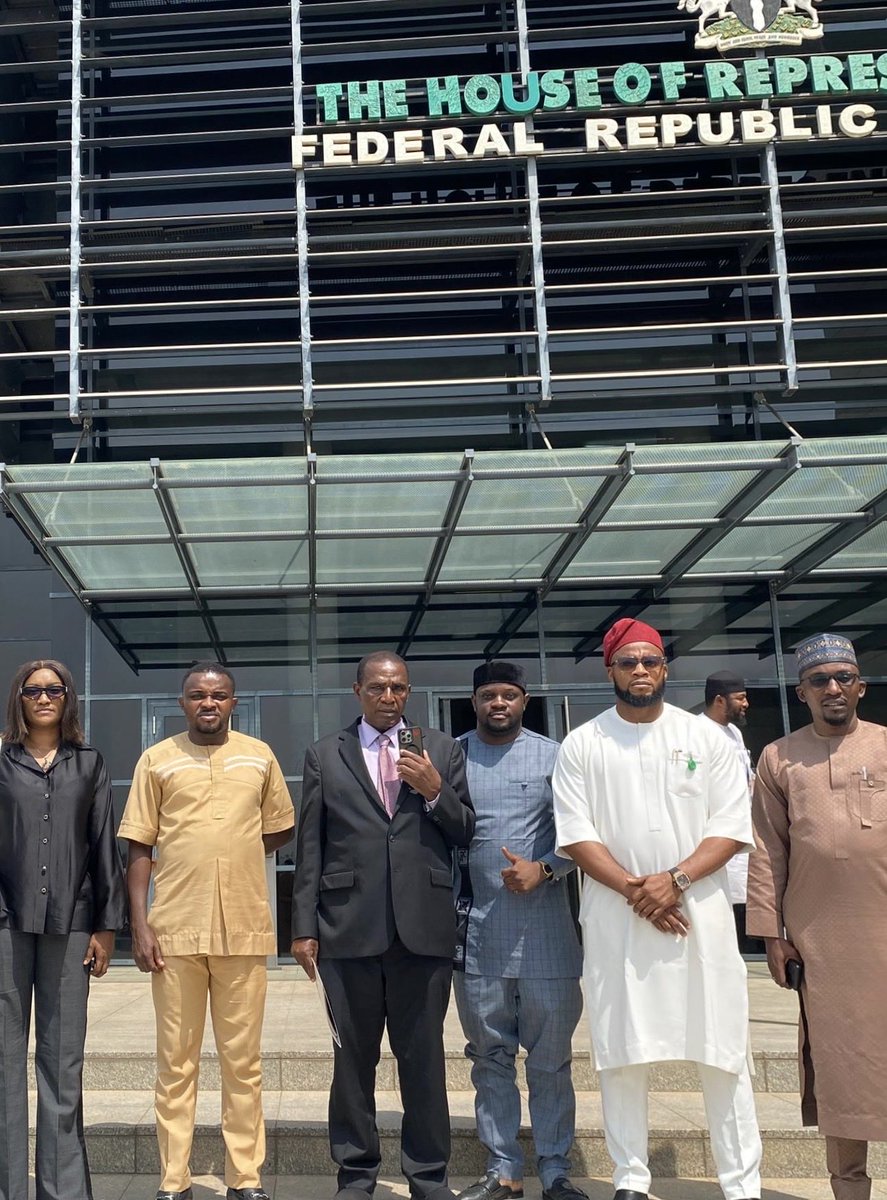 AyomidesamsonD's tweet image. At the heart of the National Assembly
Honored to join our Chairman, Prof. Jerry Sonny Ugokwe, in a consultative session with the House Ad-Hoc Committee on Drugs and Illicit Trafficking.
#NationalAssembly #DrugControl #NigeriaPolicy
#pharmsamsonayomidedancharles #HealthcareReform