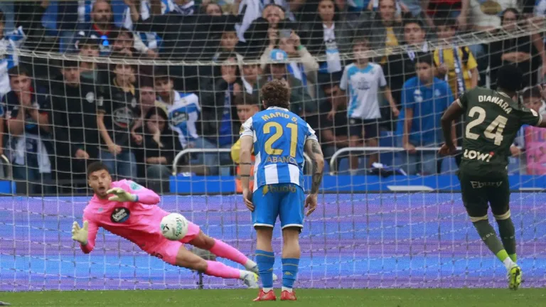 La cara de Ferllo al ver que va a parar el penalti ajsfjasdfhahsfja