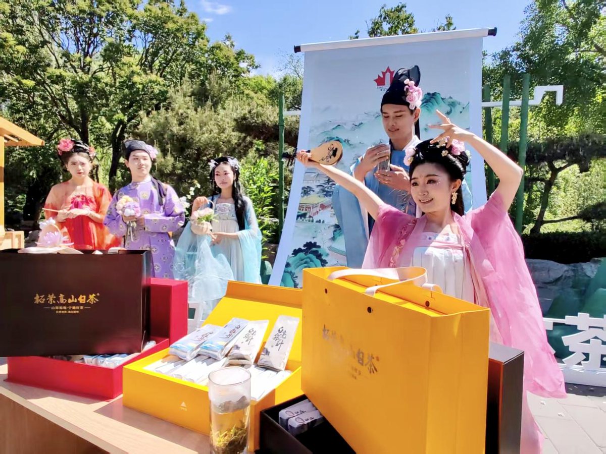 touch_beijing's tweet image. Tea contests, #tea #art #performances, #ancient-style parades and tea fairs are held in Beijing's Badachu Park as part of the 25th Badachu #Chinese #Garden Tea #Culture Week that will last until May 5. #citylife