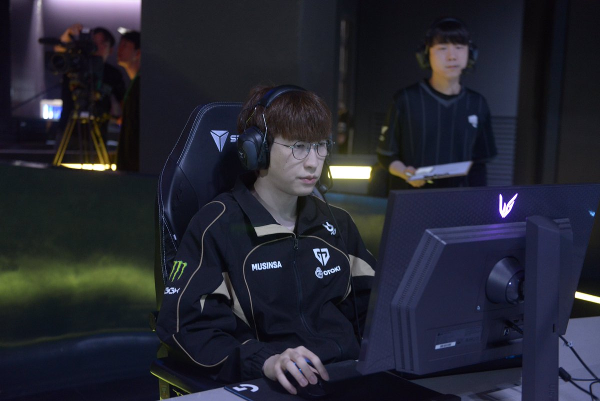 ShadowCorpAgent's tweet image. Today's Photo #LCK
2026-05-02

@Duro0204 in #GEN 

#Shadowcorp #Duro #Esports #Agency