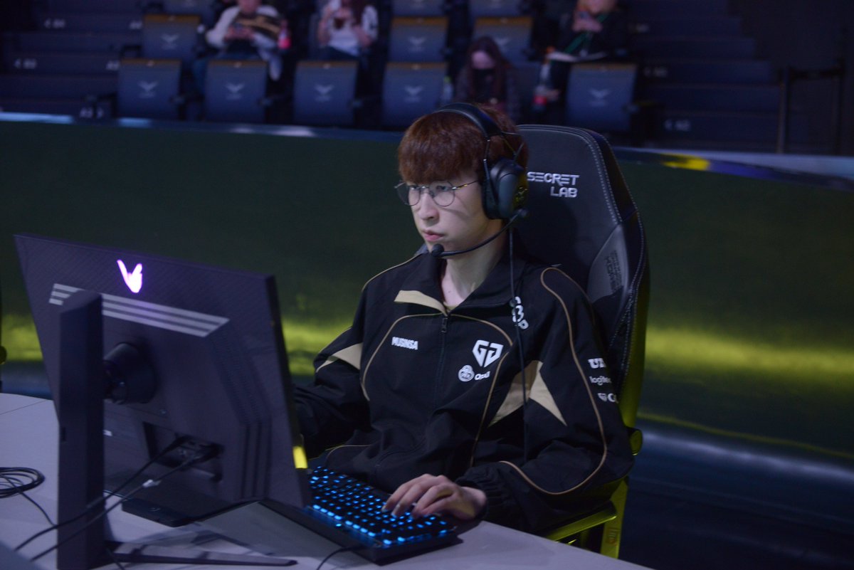 ShadowCorpAgent's tweet image. Today's Photo #LCK
2026-05-02

@Duro0204 in #GEN 

#Shadowcorp #Duro #Esports #Agency