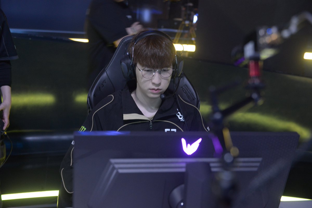 ShadowCorpAgent's tweet image. Today's Photo #LCK
2026-05-02

@Duro0204 in #GEN 

#Shadowcorp #Duro #Esports #Agency
