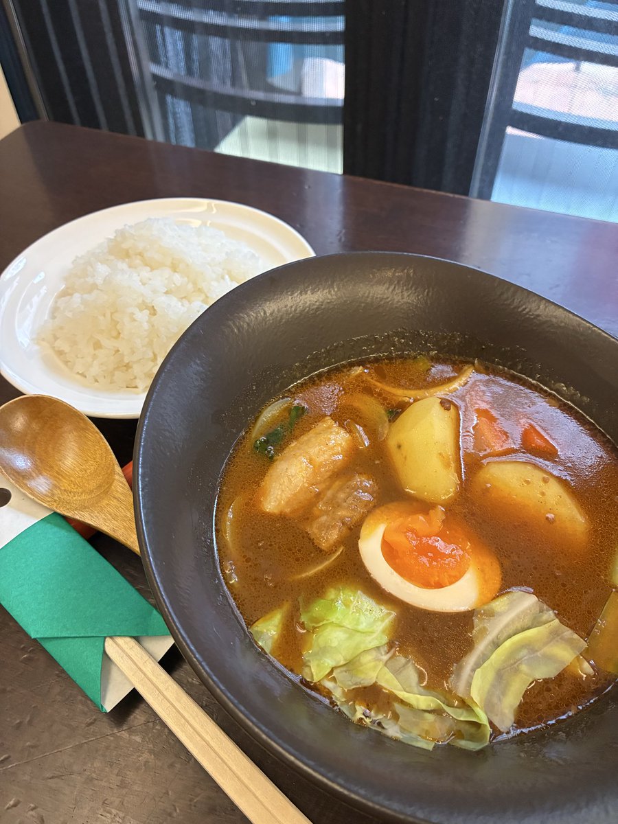 giornicafe's tweet photo. #���ョルニカフェ玄 気まぐれメニュー限定で、#スープカレー 販売してます。和風出汁とオリジナル味噌で甘みのあるスープカレーカレーです。
#青葉台
#横浜 https://t.co/2eZZrknYKV