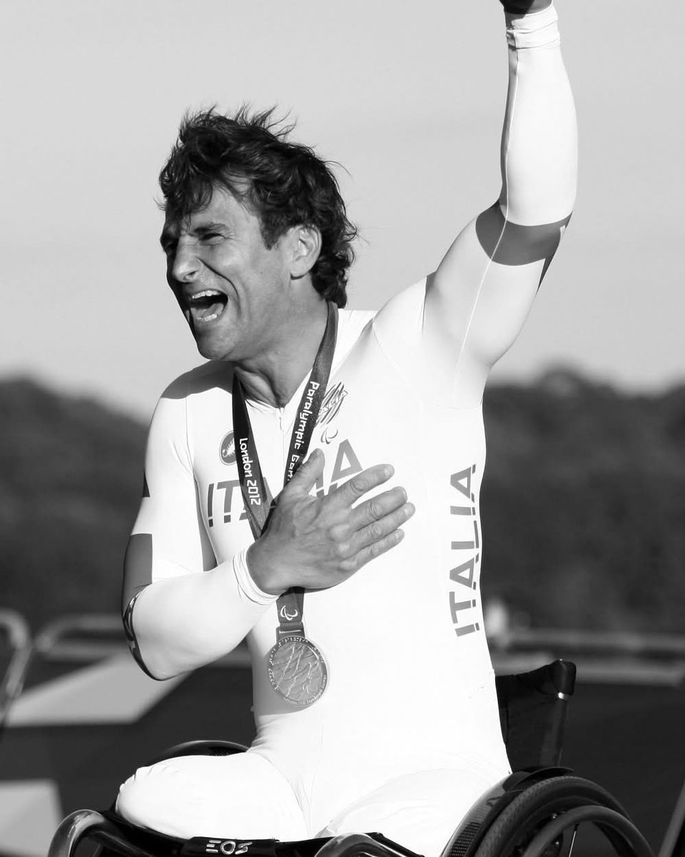 Brands_Hatch's tweet photo. All of us at Brands Hatch are devastated to hear that the great Alex Zanardi has died.

Our thoughts and prayers go out to the family, friends and everybody else who knew this utterly extraordinary human being. https://t.co/SWMEy0e3Se