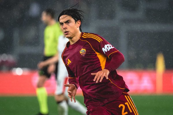 LAROMA24's tweet image. 🟡🔴 #CalciomercatoRoma: la priorità di #Dybala è rimanere nella Capitale 📌

[@manasportroma] 

➡️ tinyurl.com/4xwm6j4n
#ASRoma