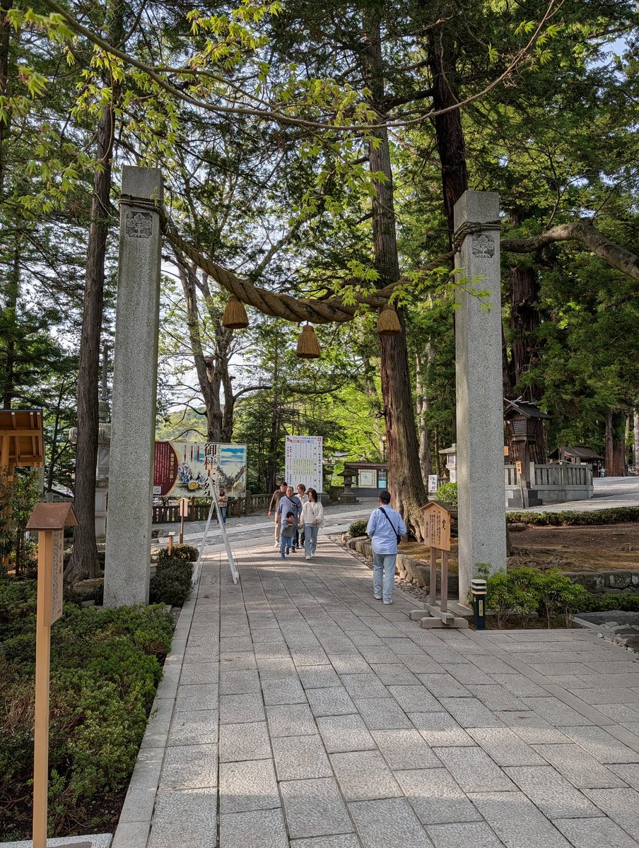 magic_ray_crev's tweet photo. 洩矢神社、諏訪大社春宮と秋宮回ってお参り完了！ https://t.co/AAbBfuoepB
