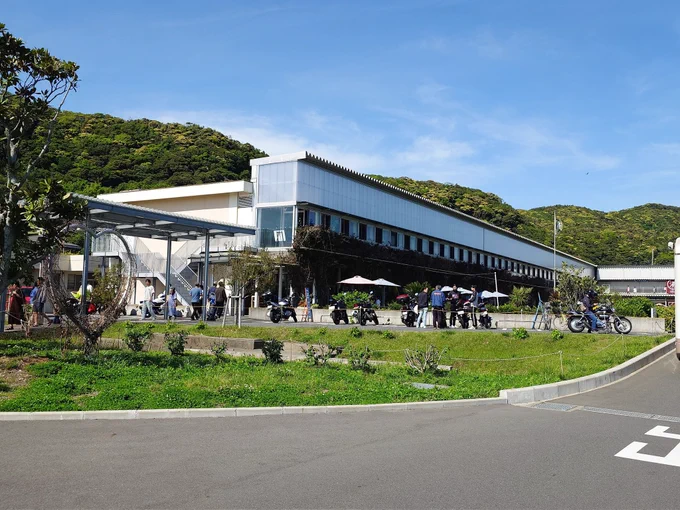 残業疲れに疲れてようやくきた4連休 廃校の道の駅でごはん食べてきた