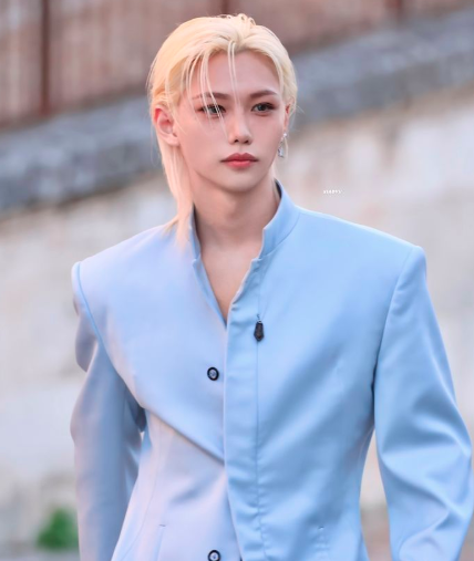 Felix of Stray Kids reveals he has volunteered in South Korea and Samsung Hospital earlier this year.