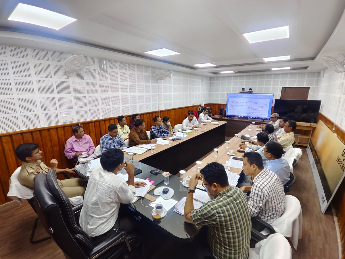 DM_Dhalai's tweet photo. Held a Preparatory Meeting on the Task Monitoring System (TMS) with the SP, Dhalai, and other concerned officers/officials. https://t.co/bhXwQbKuoK
