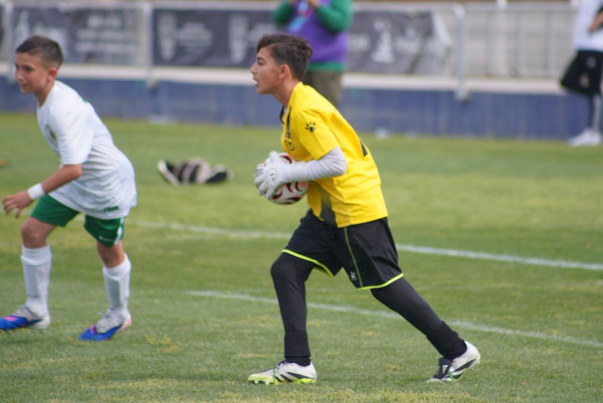 ffrm_se's tweet image. ⏸️ ¡𝗗𝗘𝗦𝗖𝗔𝗡𝗦𝗢! | ⏰ 20' | #FFRM 0-1 #AND

⌛ Nos vamos al descanso con nuestros Sub-12 por detrás en el marcador.

📽️
youtube.com/live/TzHGsBEL5…

💪 ¡Vamos chavales! #VamosFFRM #CESA #SUB12