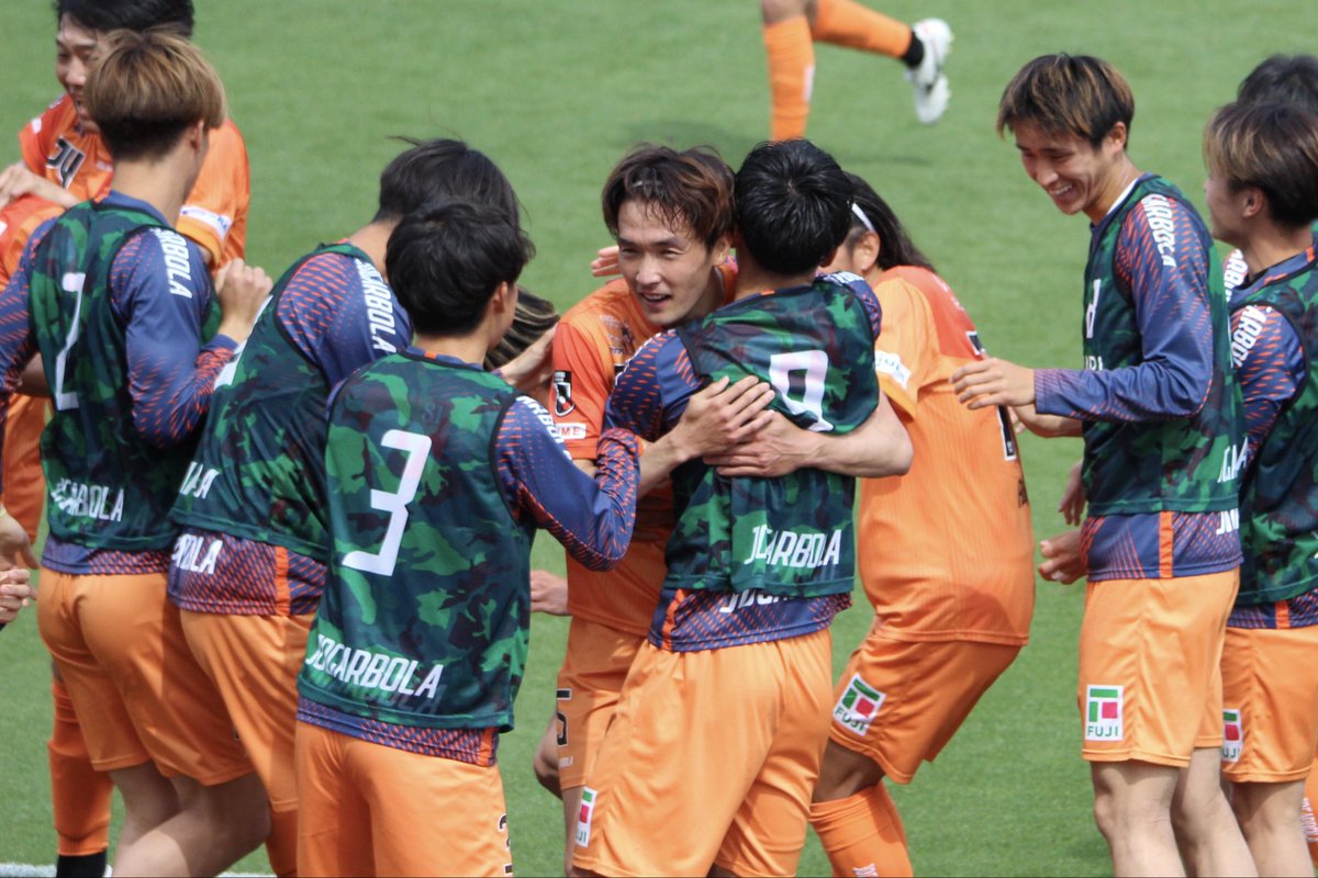 ehime_toco's tweet photo. 化けたーっ！

今日は
 #愛媛FC が怖かった( Ꙭ)笑
ほんまに強かった！
すごくかっこよかった♡

そしてまた
愛媛FCを好きになった( ˊ͈ ˙̫ ˋ͈ )

大木監督のサッカーが
形となって熟されて
とうとう化けた⟡.·

勝って
心が踊ることはよくあるけど
勝って
胸がきゅーとなったのは
久しぶり！感動した！ https://t.co/O1YsrD9sap