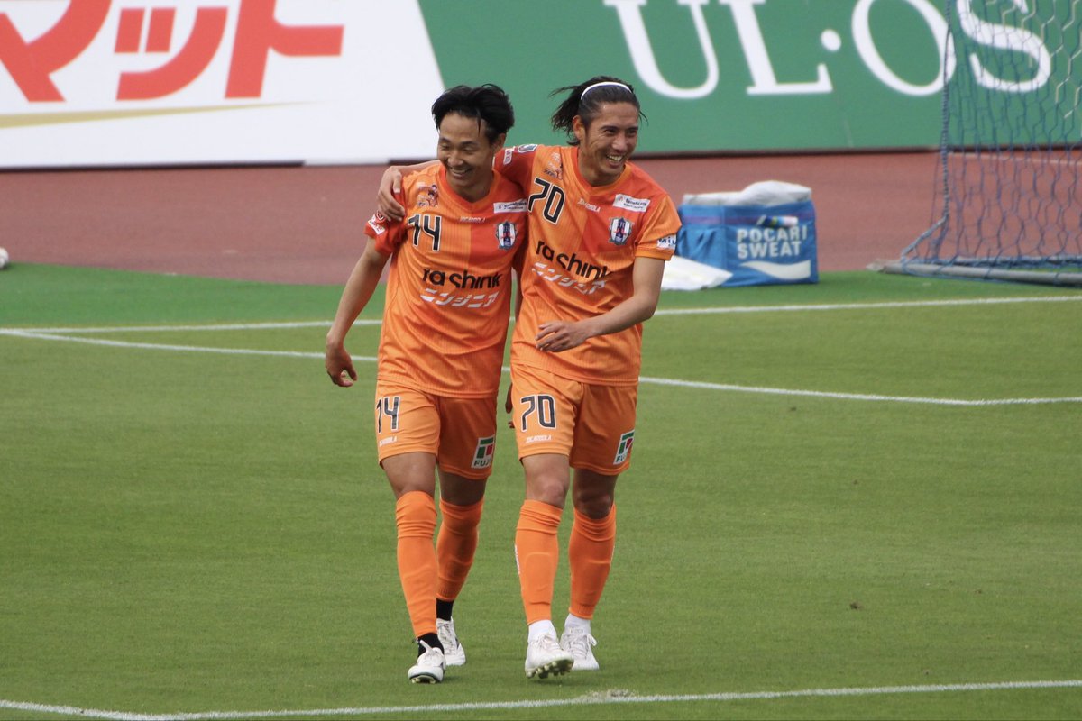 ehime_toco's tweet photo. 化けたーっ！

今日は
 #愛媛FC が怖かった( Ꙭ)笑
ほんまに強かった！
すごくかっこよかった♡

そしてまた
愛媛FCを好きになった( ˊ͈ ˙̫ ˋ͈ )

大木監督のサッカーが
形となって熟されて
とうとう化けた⟡.·

勝って
心が踊ることはよくあるけど
勝って
胸がきゅーとなったのは
久しぶり！感動した！ https://t.co/O1YsrD9sap