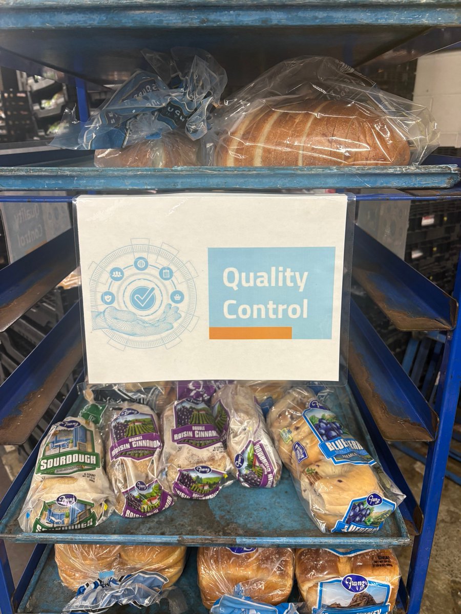 watsonpickroll's tweet photo. Don’t worry #Franz Bread customers, quality control is about to be solved 🤣😂🤣😂🤣😂🤣 #franzbakery #qualitycontrol https://t.co/cwA7zMuk50
