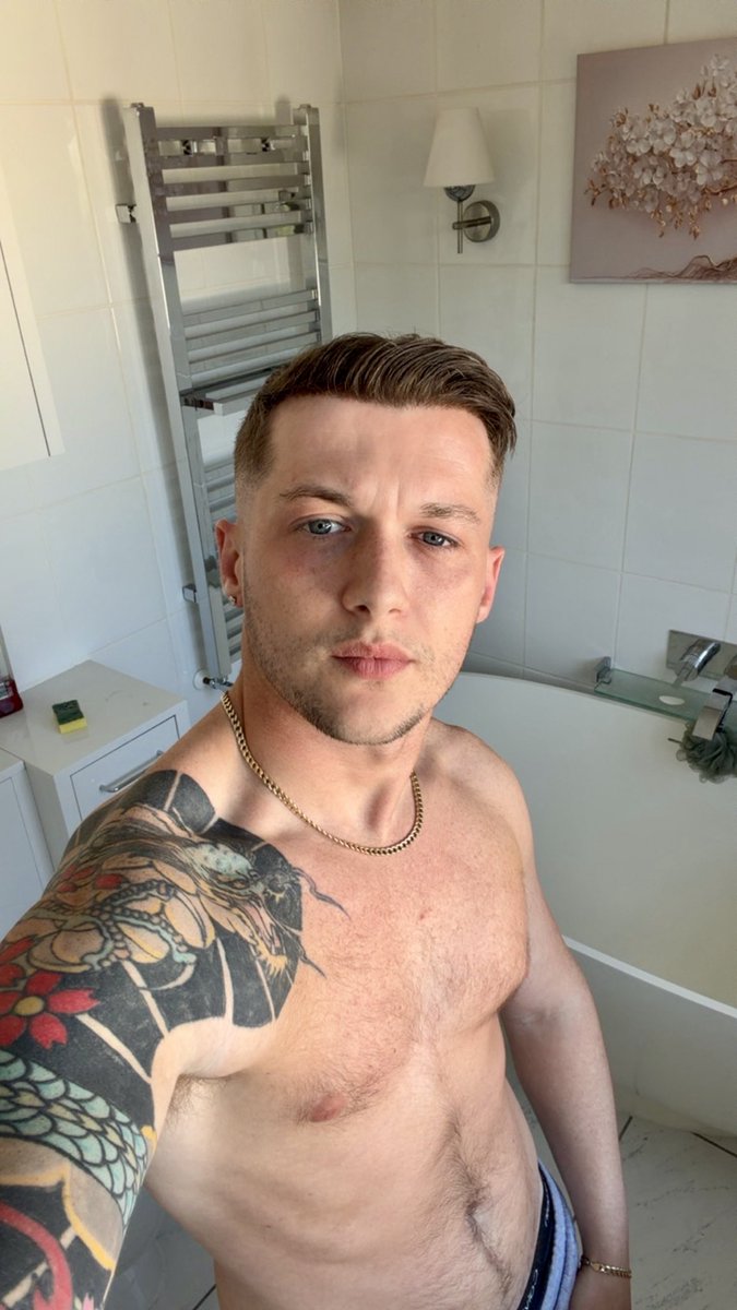 Junnhumphrysof's tweet image. Make me smile 

#tattoo #model #calvins